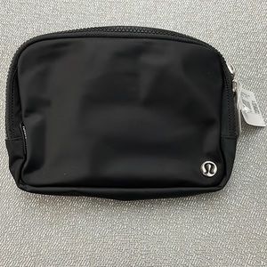 NWT Lululemon Everywhere Belt Bag Large
